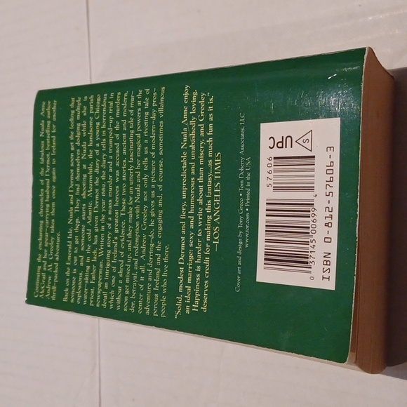 $4 Add-on "Irish Love" by Andrew M. Greeley - Paperback Novel - Picture 2 of 7